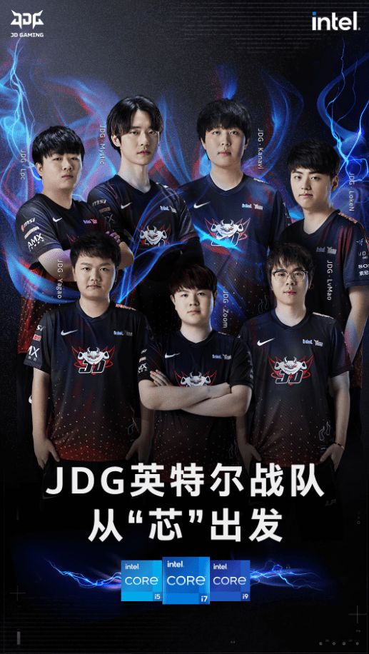 手展现出对 手展现出对